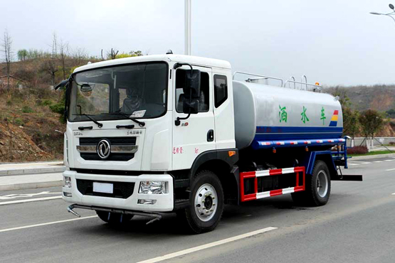怎樣排除灑水車柴油機過早、過遲的噴油現(xiàn)象？