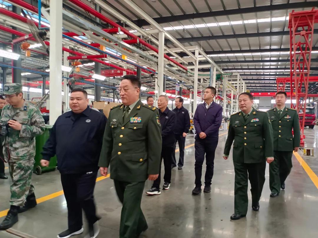 省委常委、省軍區(qū)政委視察我公司應(yīng)急產(chǎn)業(yè)發(fā)展?fàn)顩r